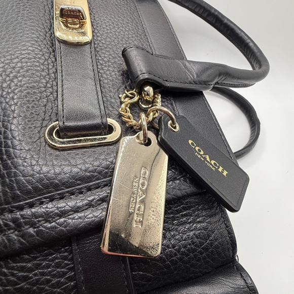 Coach Swagger 27 in Black Pebbled Leather – Gold Hardware - Picture 6 of 11
